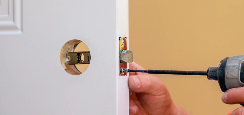 Stuck Door Knobs Repair in Hughson, CA
